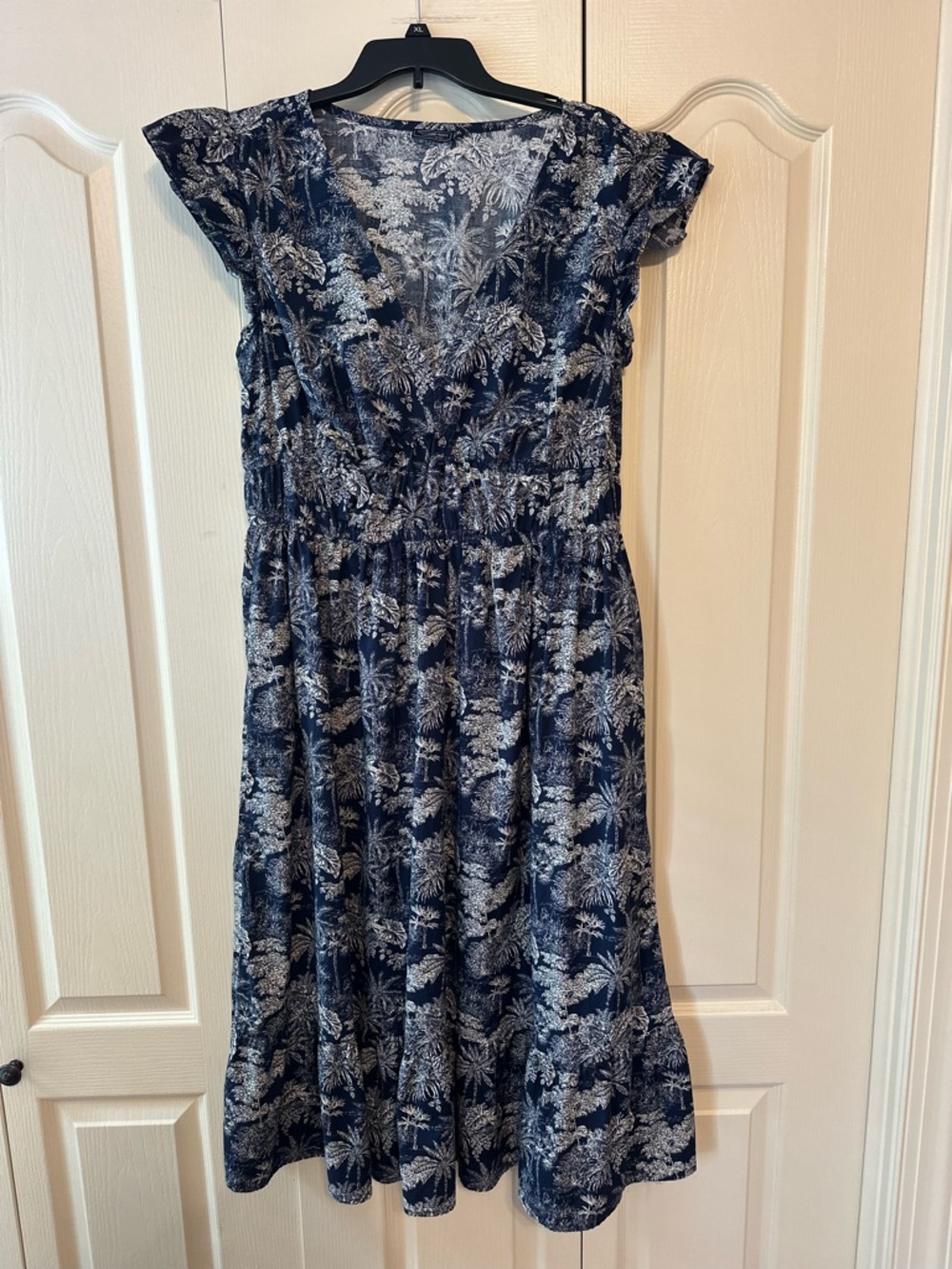 Women’s Vinyard Vines Ruffle Hem Cotton Stretch Poplin Dress Navy and White XL